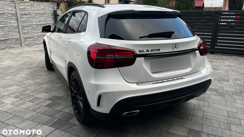 Mercedes-Benz GLA 200 7G-DCT AMG Line - 5