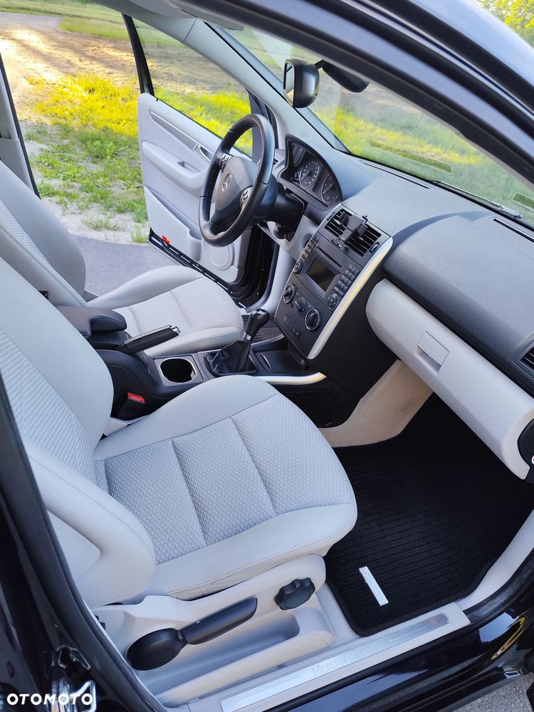 Mercedes-Benz Klasa A 170 BlueEFFICIENCY Elegance - 8