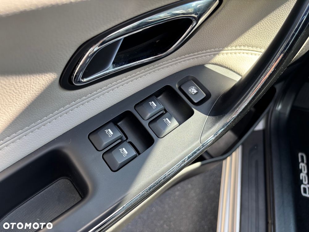 Kia Ceed 1.6 CRDi 128 Spirit - 15