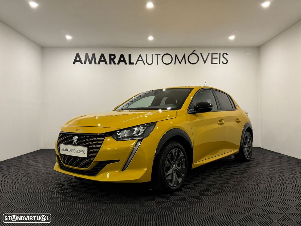 Peugeot E-208