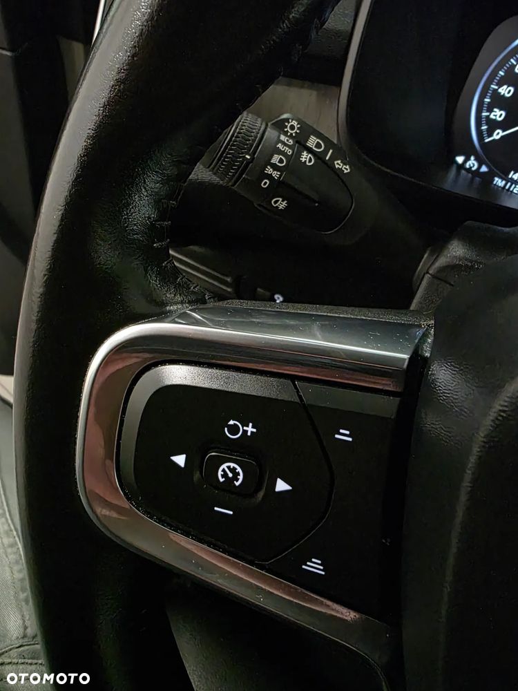 Volvo XC 40 D4 AWD Geartronic Inscription - 21