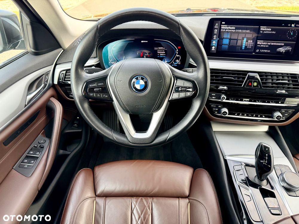 BMW Seria 5 530e Luxury Line - 21