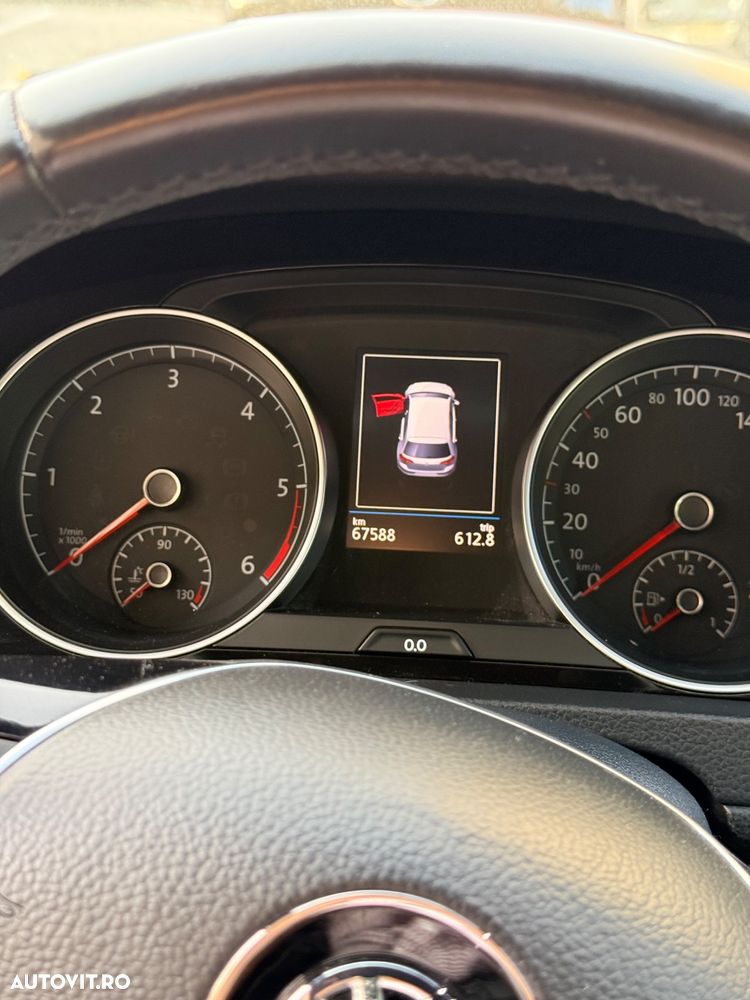 Volkswagen Golf 1.6 TDI Highline - 12