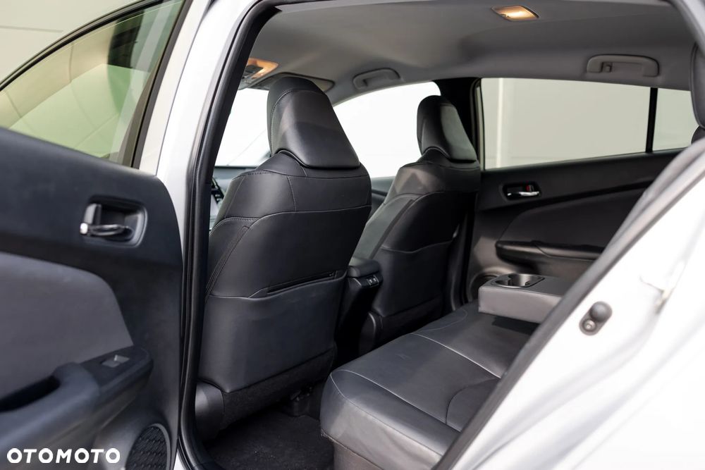 Toyota Prius (Hybrid) Executive - 24
