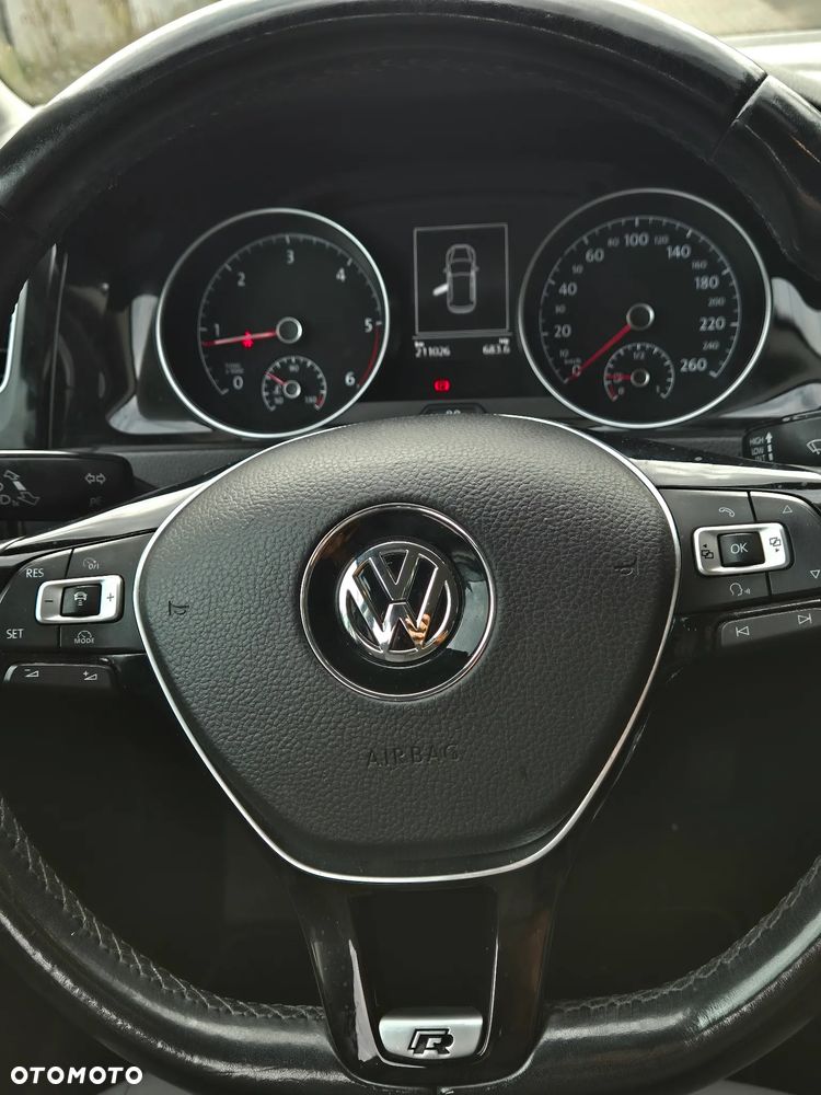 Volkswagen Golf - 12
