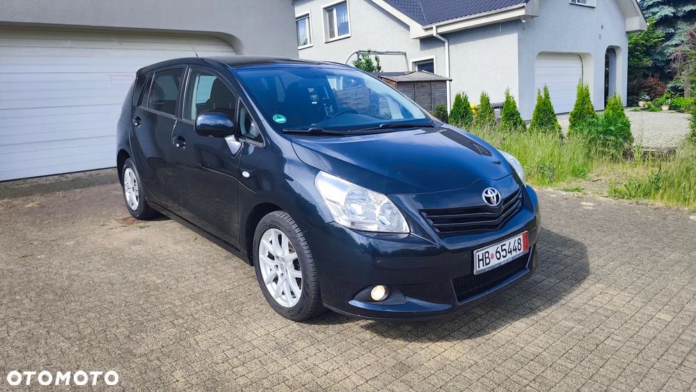 Toyota Verso 2.0 D-4D Executive - 25