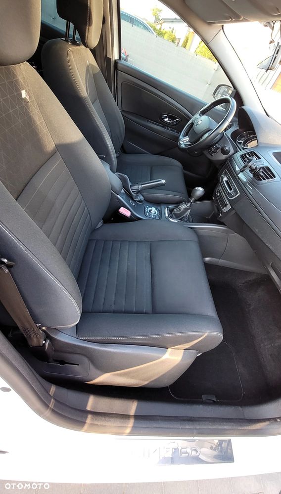 Renault Megane ENERGY TCe 130 LIMITED - 17