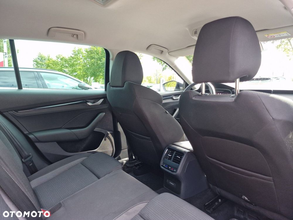Skoda Octavia 1.5 TSI mHEV Selection DSG - 16