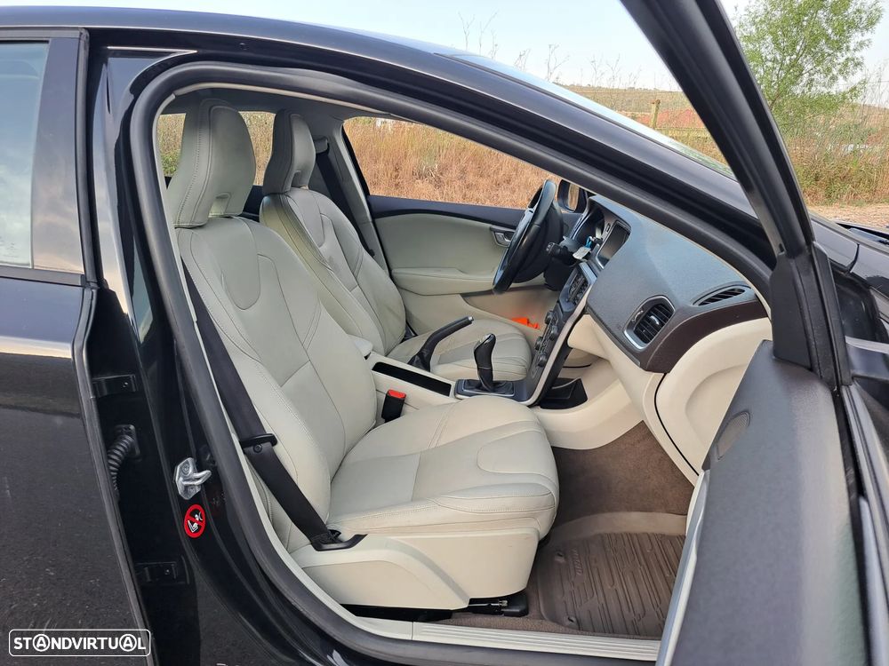 Volvo V40 D2 - 16