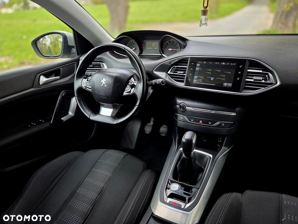 Peugeot 308 1.2 PureTech GPF Allure S&S - 5