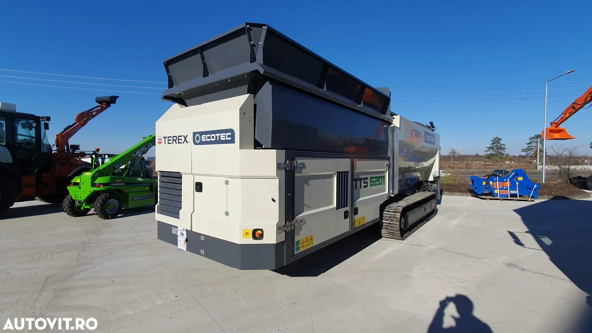 Terex CIUR MOBIL PE SENILE CU 2 BENZI - 5.5 m3, lungime tambur 5.5m, masa operationala 24t - buncar alimentare 4x1.8m - capacitate procesare - motor CAT 137HP - produs in Irlanda - garantie 12 luni - posibilitate leasing - PROMOTIE 245.000 EUR + TVA - 4