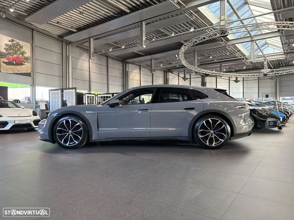 Porsche Taycan Cross Turismo 4S - 1