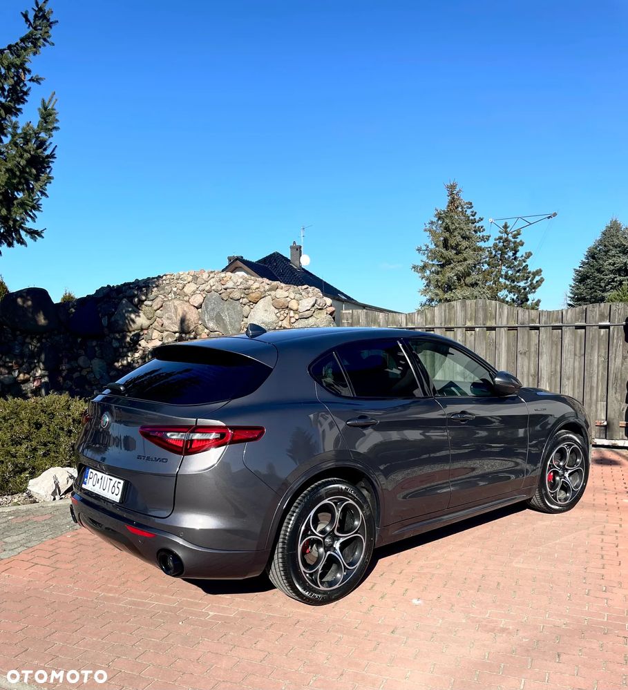 Alfa Romeo Stelvio - 4