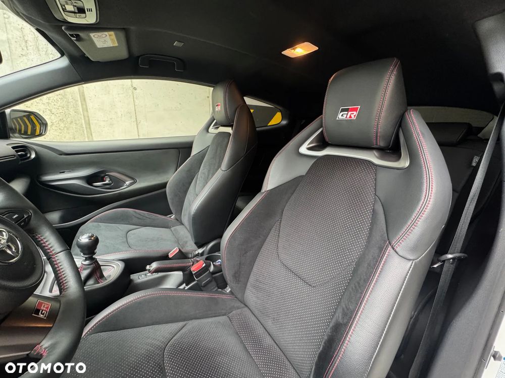 Toyota Yaris GR 1.6 Dynamic - 14