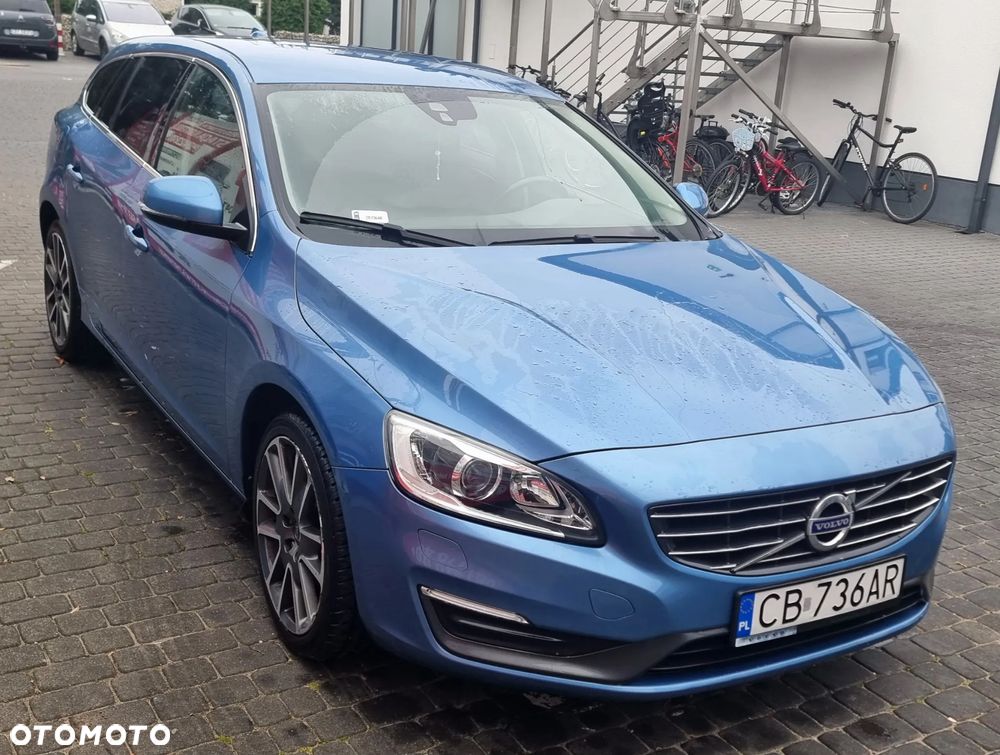 Volvo V60 T3 Momentum - 1