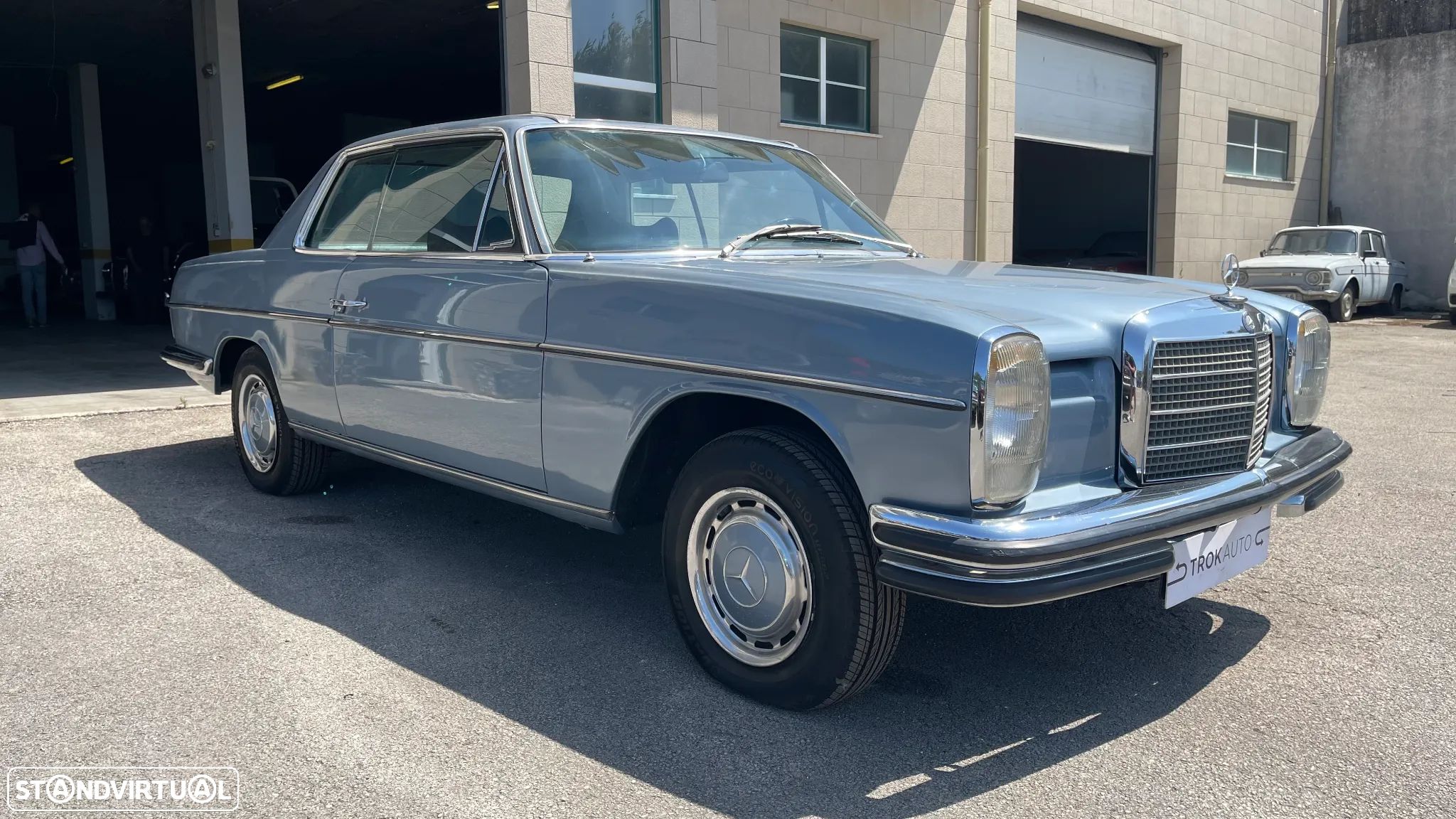 Mercedes-Benz 260 - 1