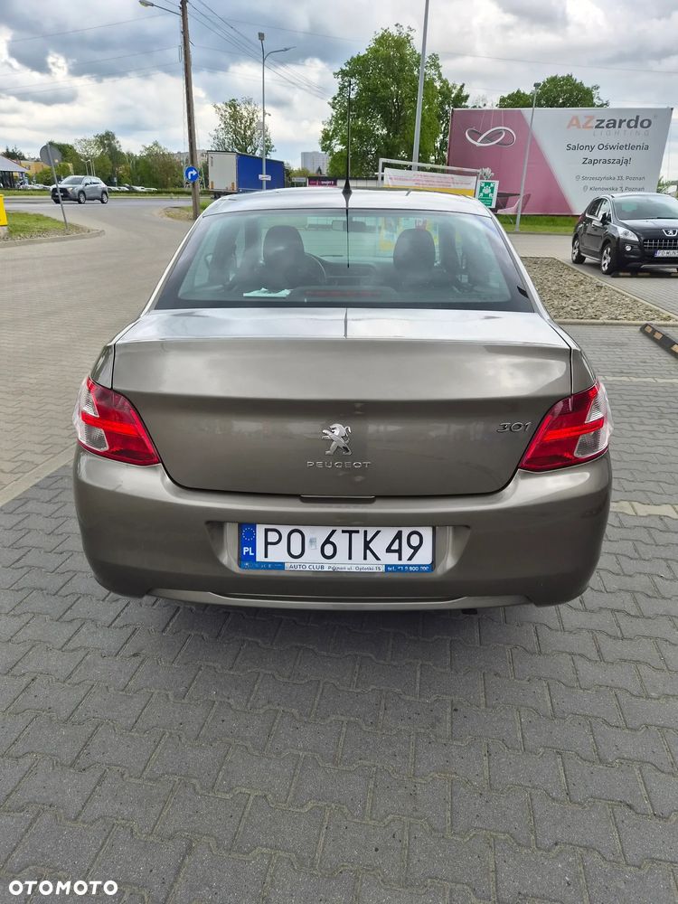 Peugeot 301 1.2 Pure Tech Active - 12