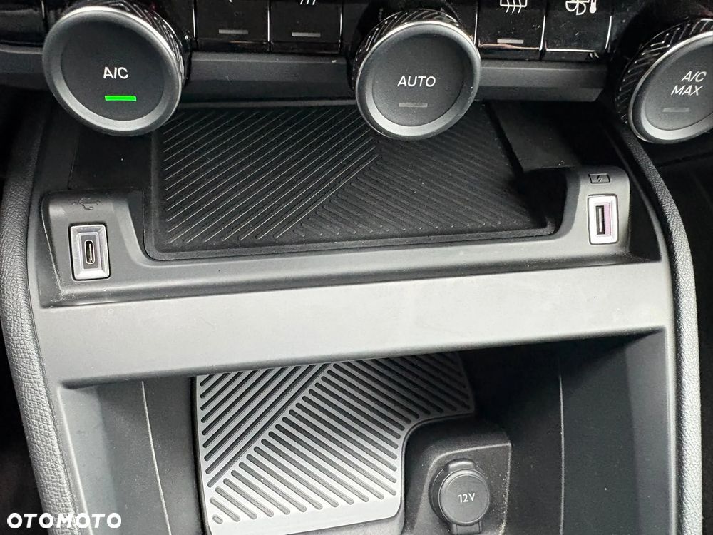 Citroën C4 PureTech 130 Stop&Start EAT8 PLUS - 18