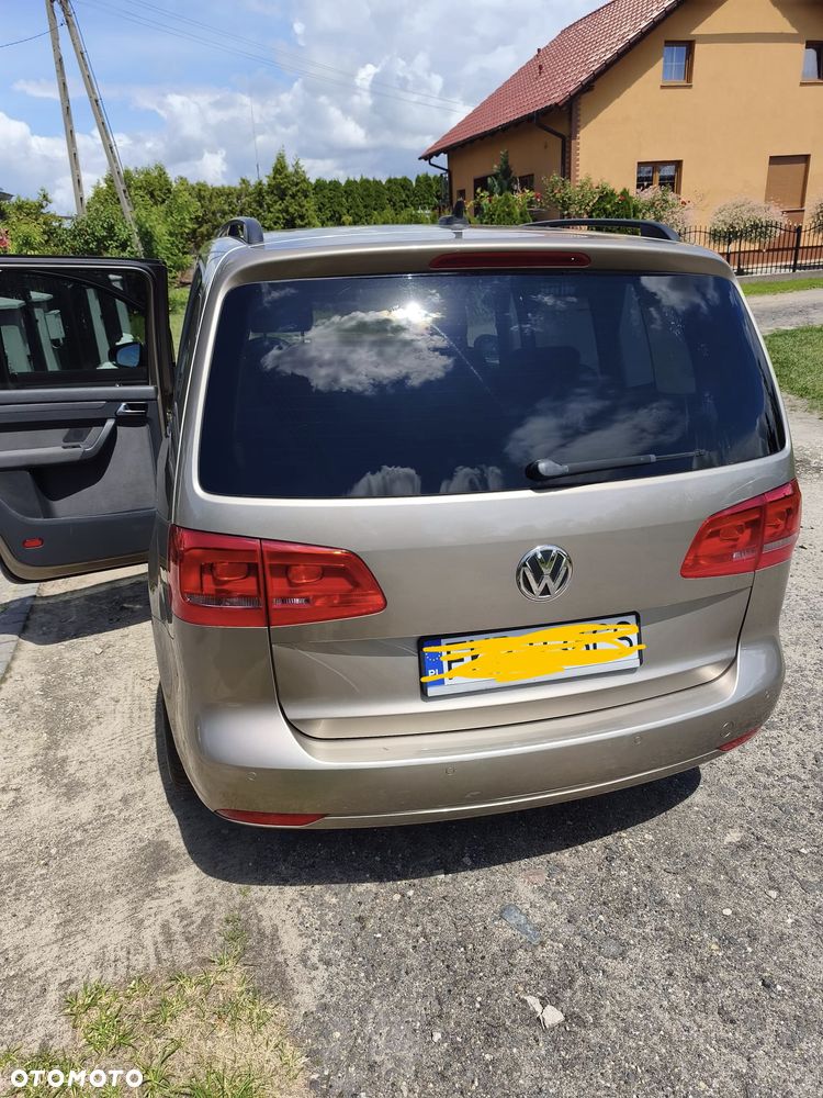 Volkswagen Touran - 27