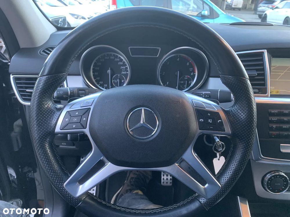 Mercedes-Benz ML 350 BlueTEC 4MATIC 7G-TRONIC - 24