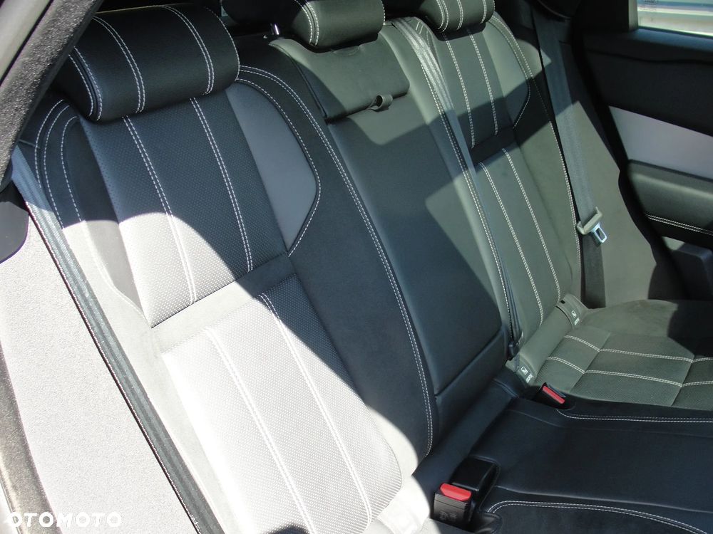 Land Rover Range Rover Velar 3.0d R-Dynamic SE - 11