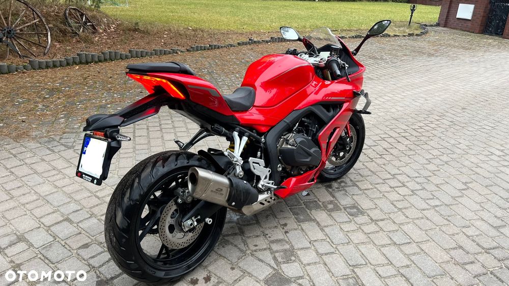 QJMOTOR SRK 800RR - 3