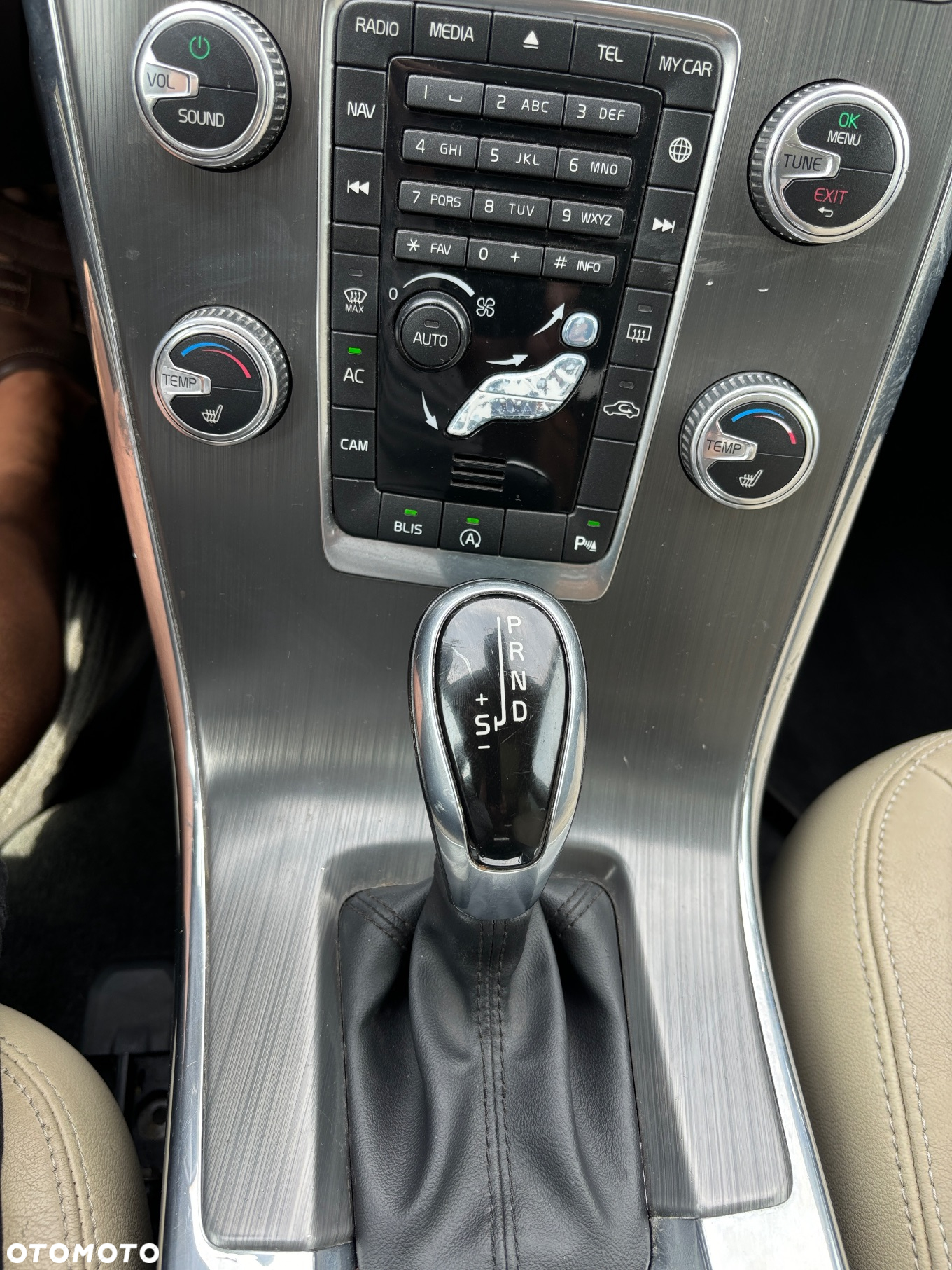 Volvo XC 60 T6 AWD Drive-E Momentum - 6