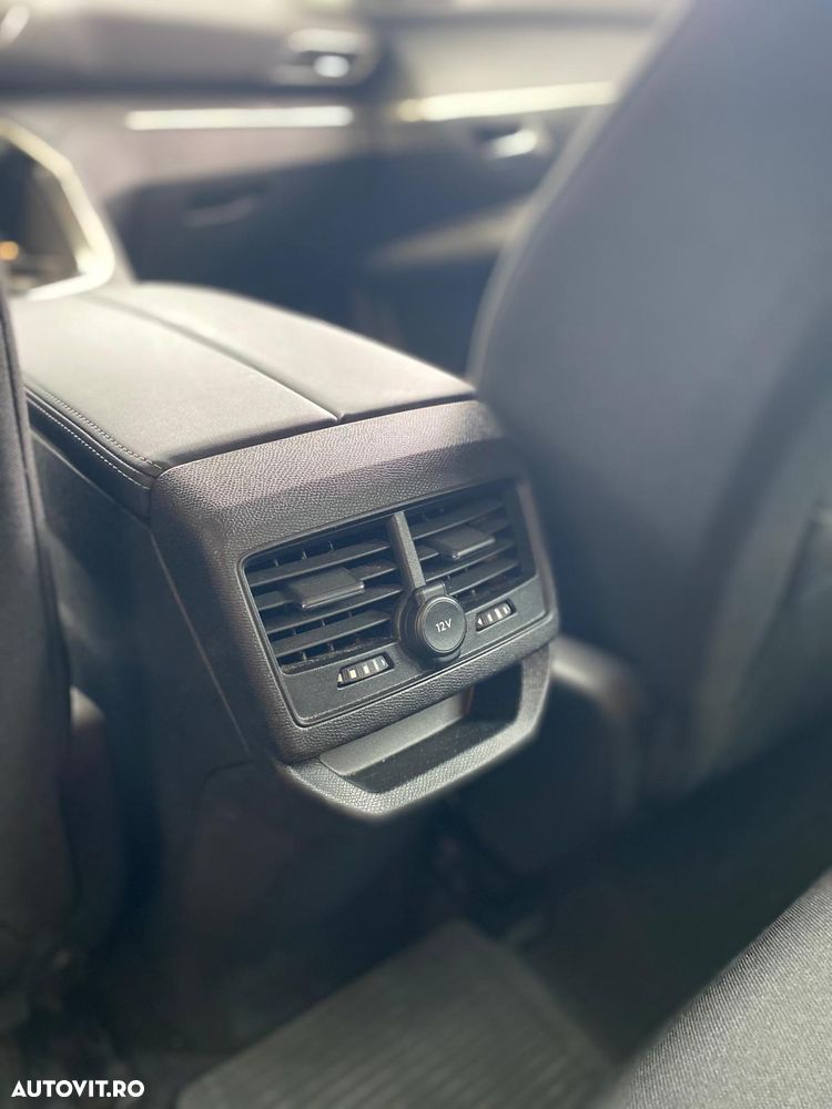 Peugeot 3008 1.2 PureTech 130 EAT8 Active Pack - 23