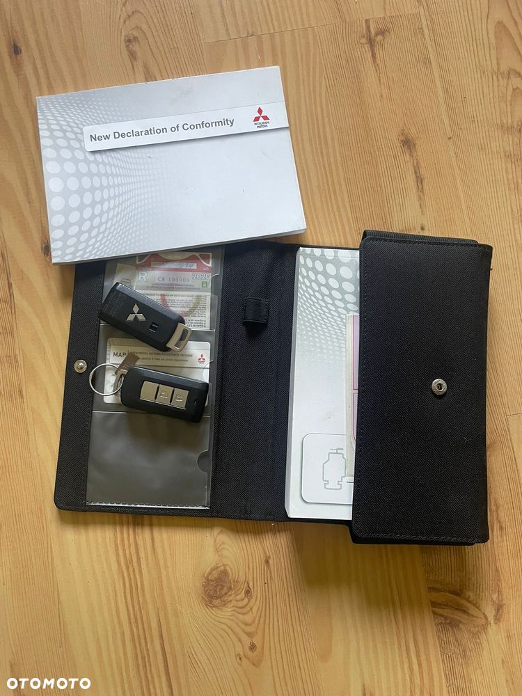 Mitsubishi Outlander 2.2 DI-D 4WD Automatik Edition 100+ - 21