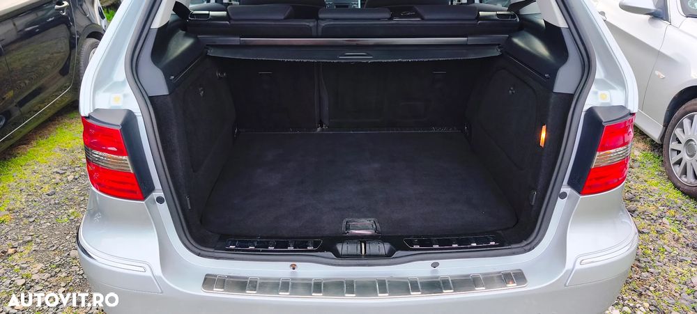 Mercedes-Benz B - 38