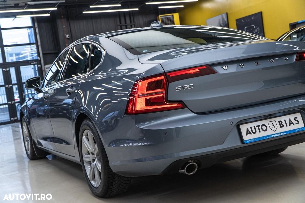 Volvo S90 D4 Geartronic Momentum Pro - 32