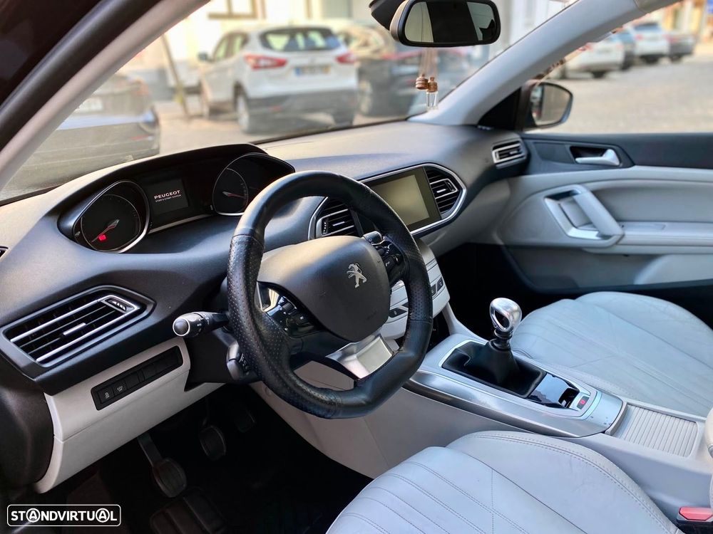 Peugeot 308 SW 2.0 HDi Allure - 14