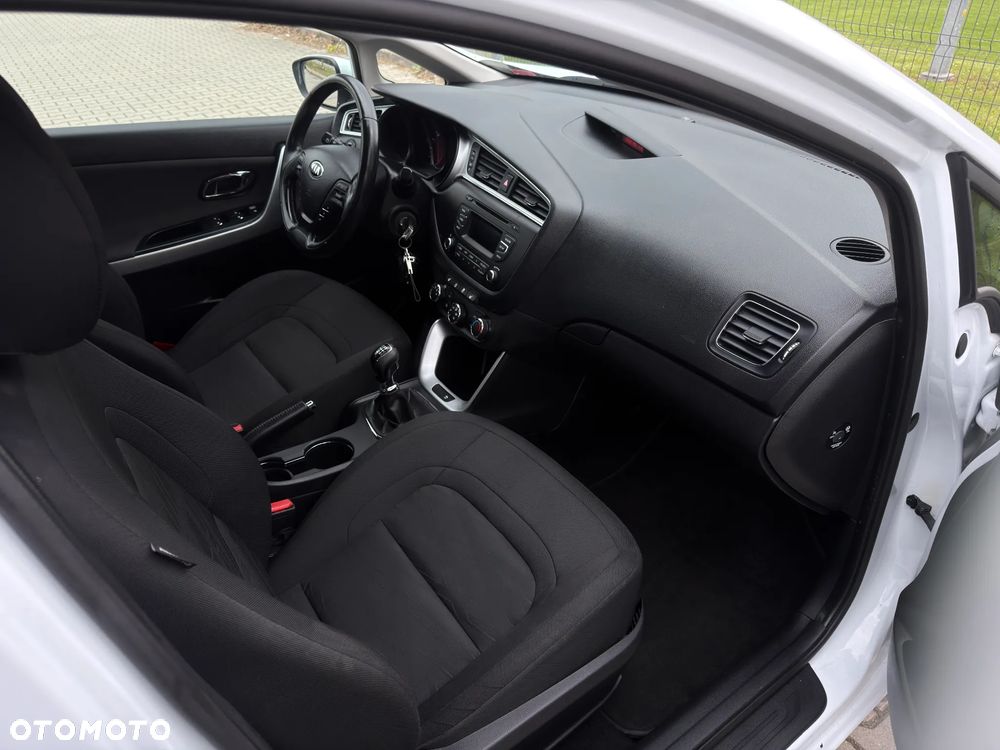 Kia Ceed 1.4 CVVT Dream Team Edition - 13