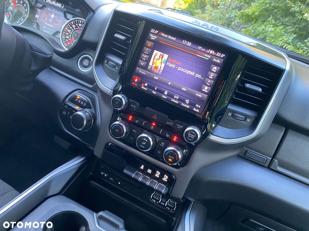 RAM 1500 - 21