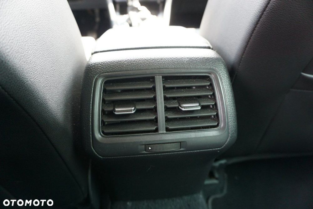 Volkswagen Golf - 17