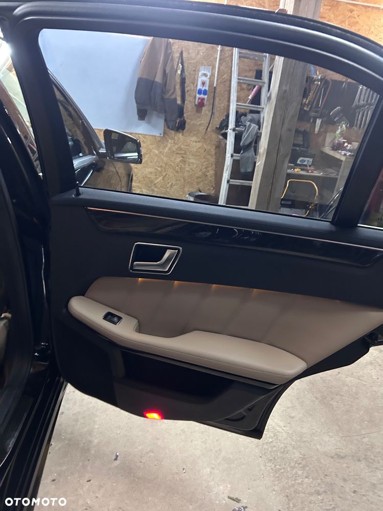 Mercedes-Benz Klasa E 350 4-Matic Classic - 15