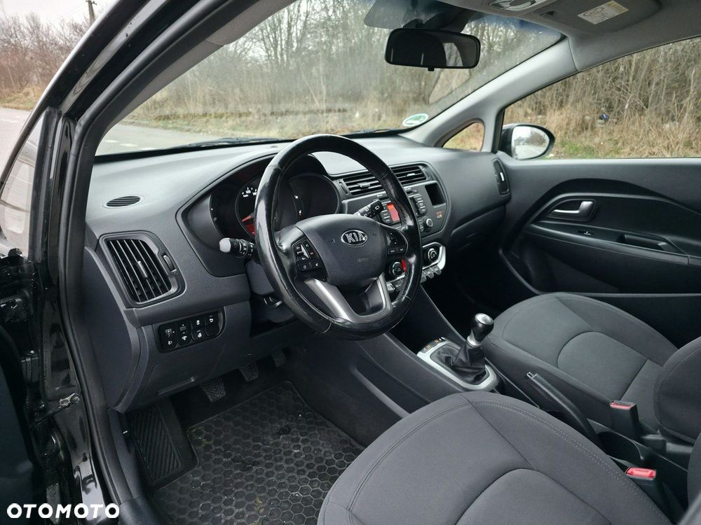 Kia Rio - 7