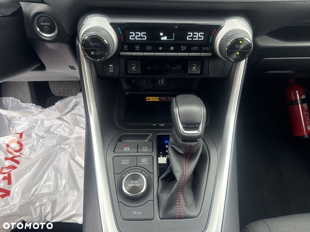 Toyota RAV4 - 24