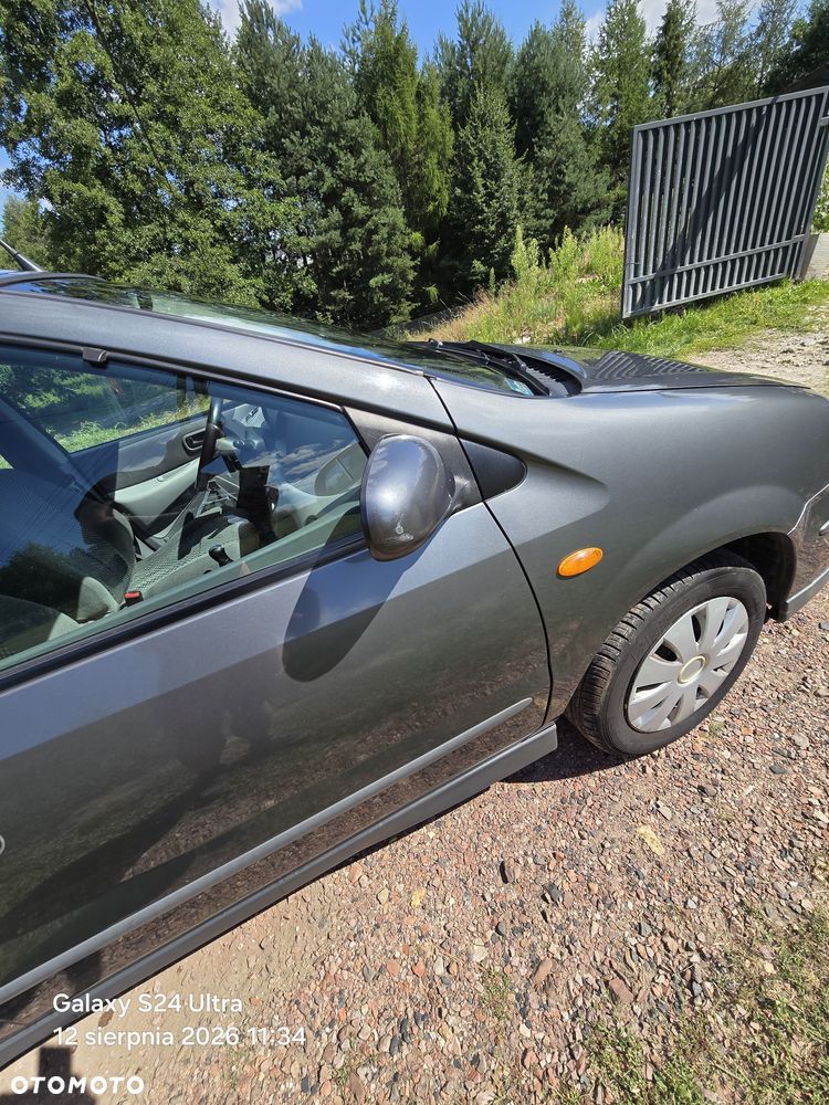 Nissan Almera Tino - 2
