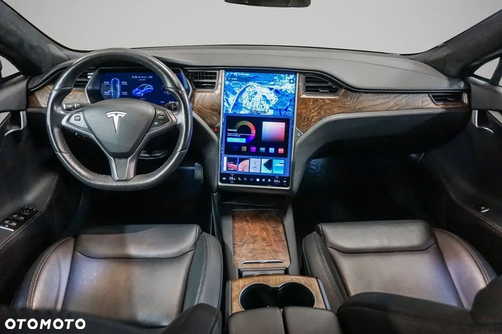 Tesla Model S - 21