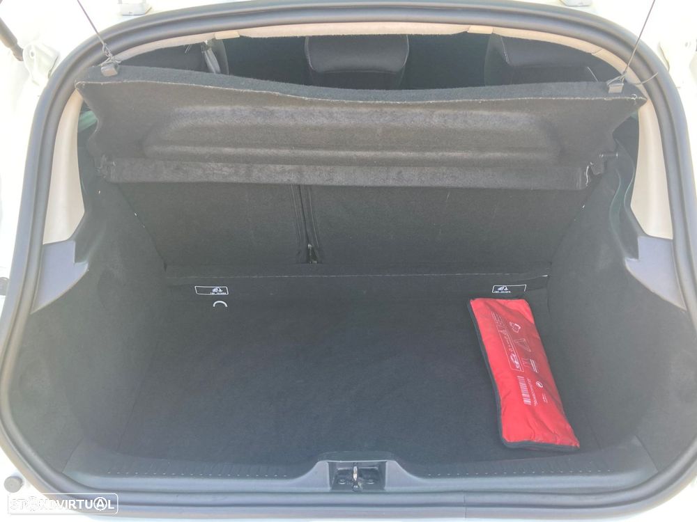 Renault Clio 0.9 TCe Limited - 27