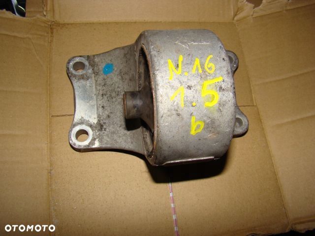 Nissan Almera N16 1.5 16V PODUSZKA ŁAPA SKRZYNI - 1