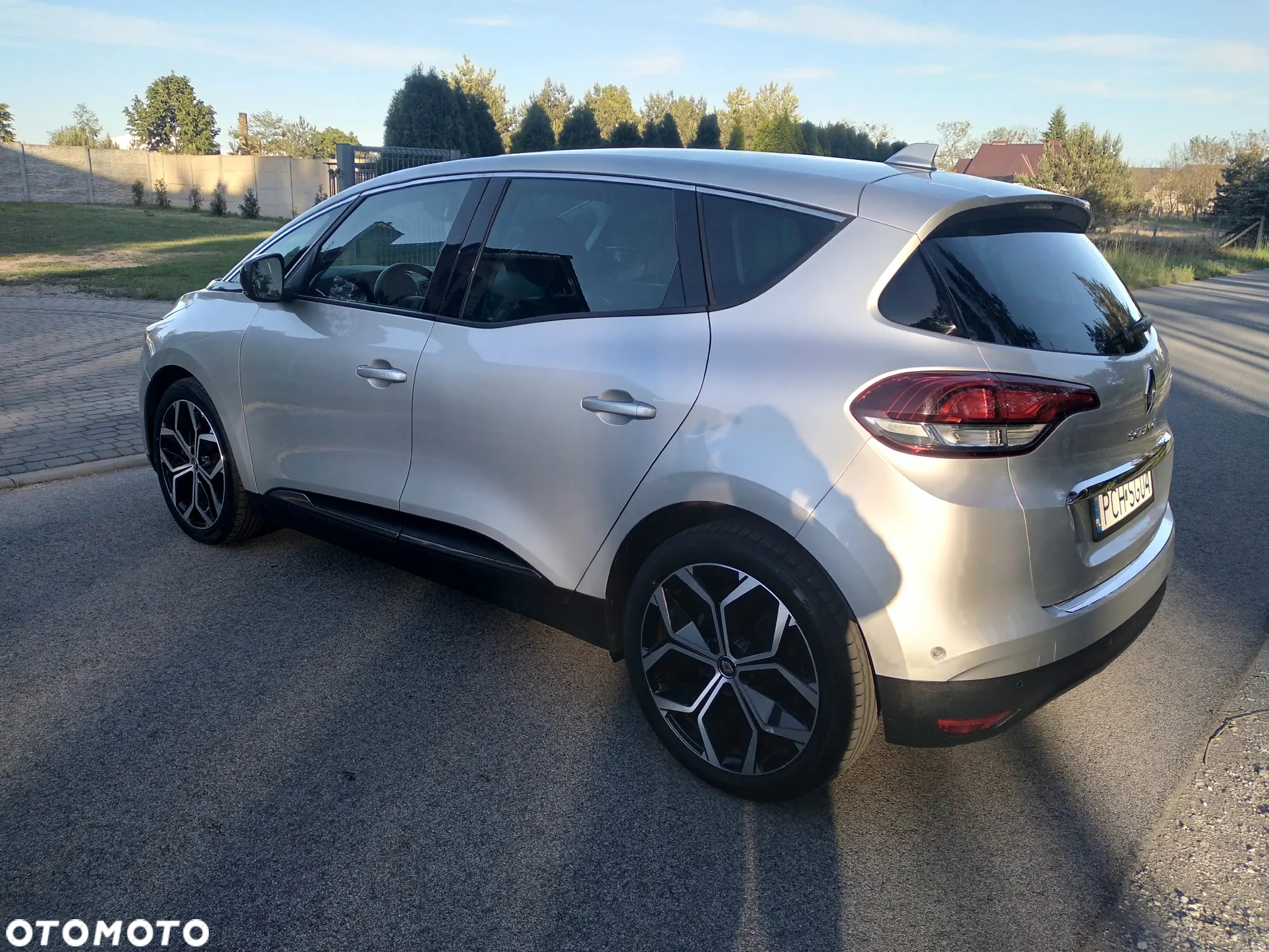 Renault Scenic ENERGY TCe 140 EDC INTENS - 4