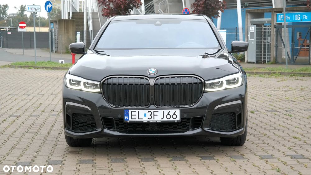 BMW Seria 7 750i xDrive sport - 29