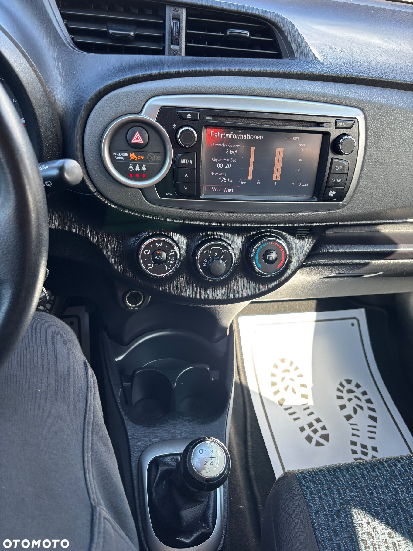 Toyota Yaris - 16