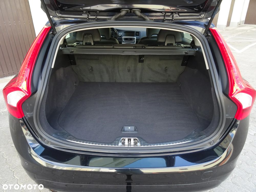 Volvo V60 D2 Drive-E Momentum - 10