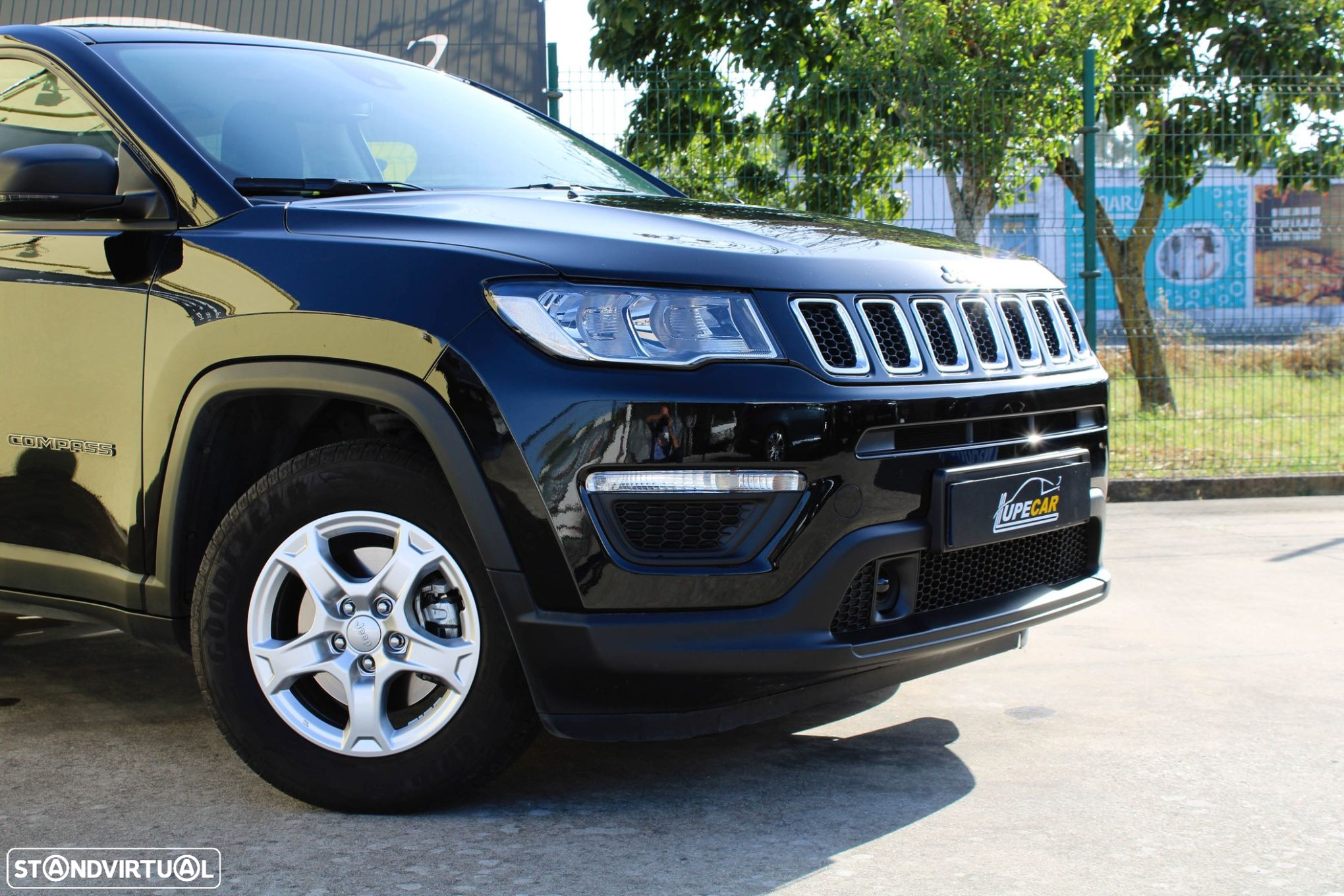 Jeep Compass 1.3 T Sport - 11