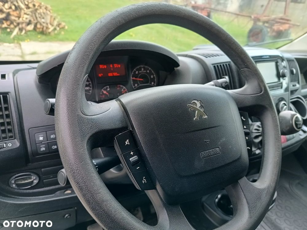 Peugeot Boxer 2.0 diesel 163kM, manual, końcówka 2016roku, WEBASTO, HAK, UDOKUMENTOWANY NIEWIELKI PRZEBIEG! 100% ORGINALNY LAKIER! AUTO SPRAWNE !! - 37