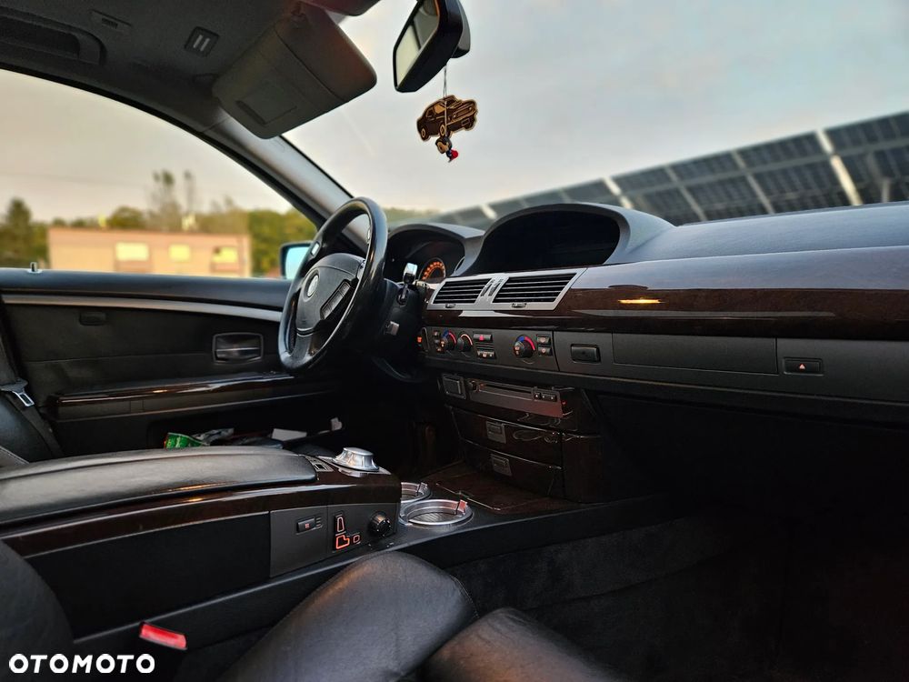 BMW Seria 7 730i - 11