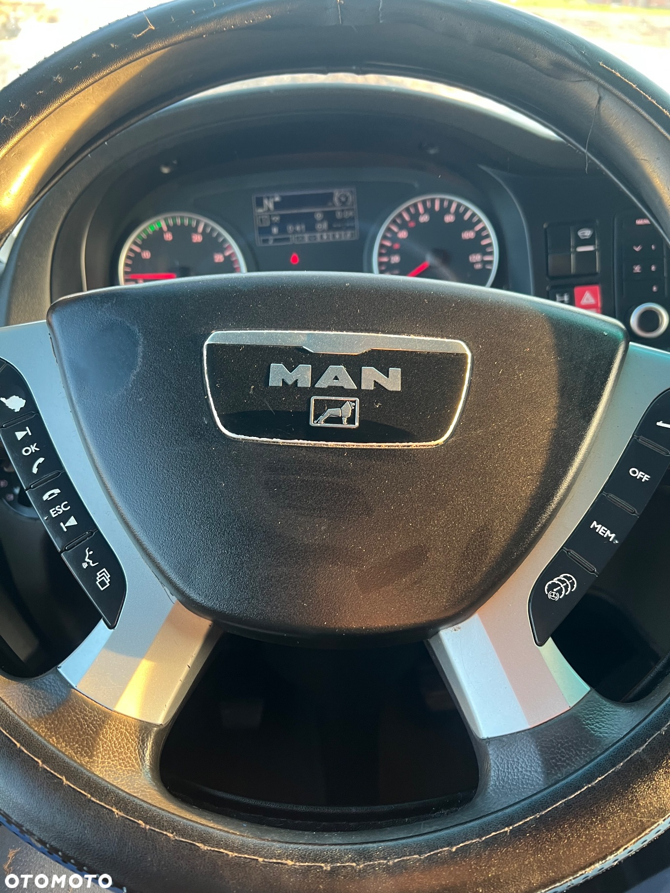 MAN TGX low deck - 15